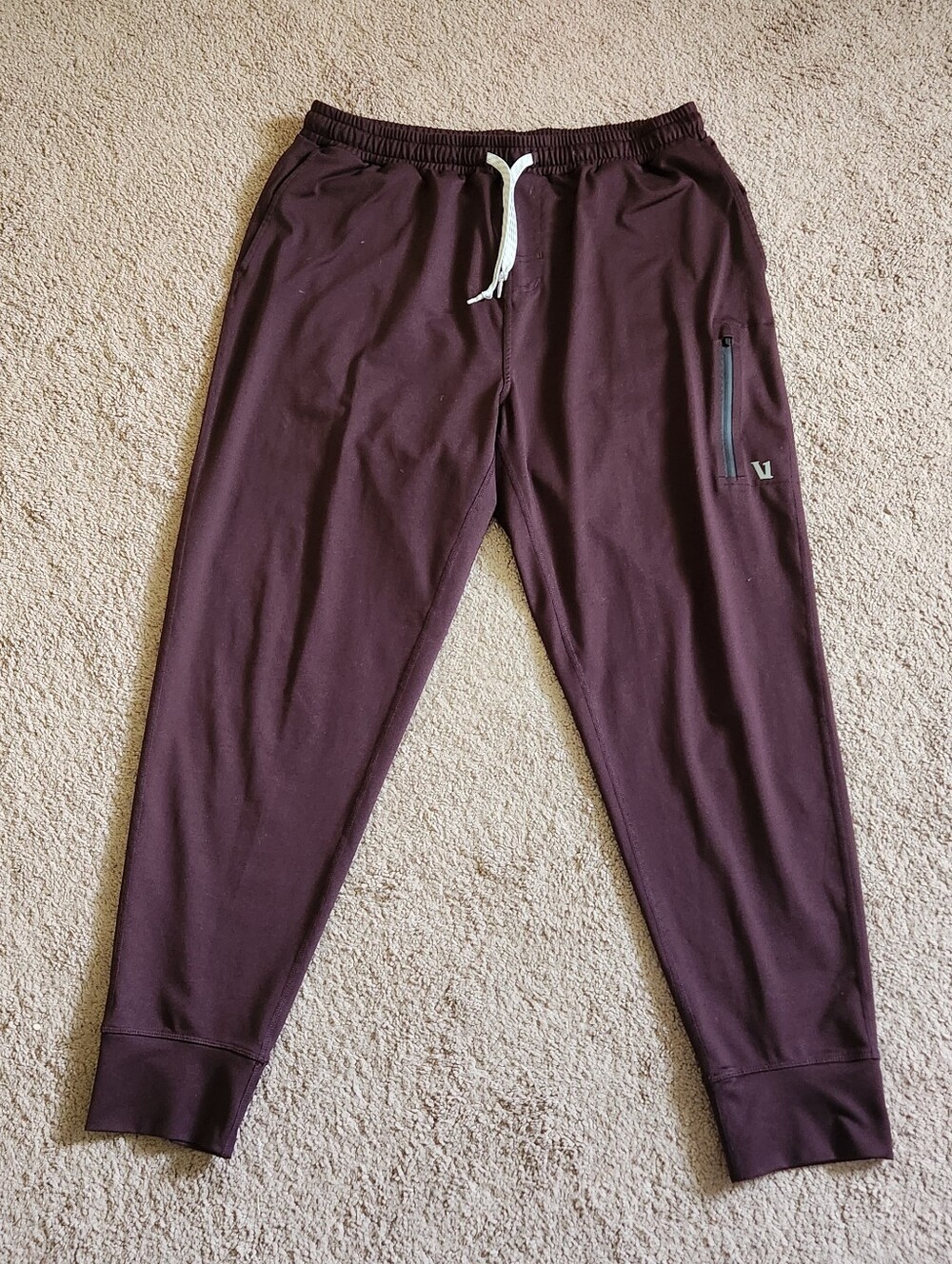 VUORI Sunday Performance Jogger Pant Maroon Outdoor Active Gorpcore Mens Med